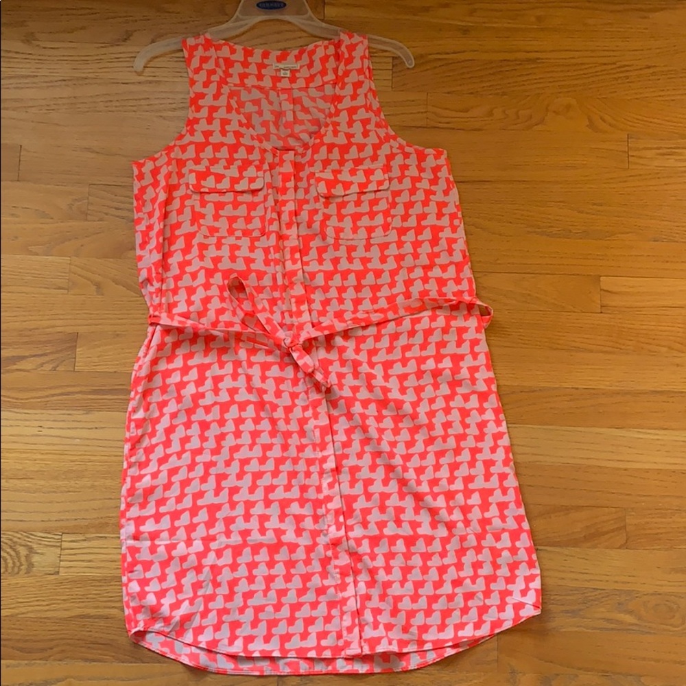 sleeveless dress